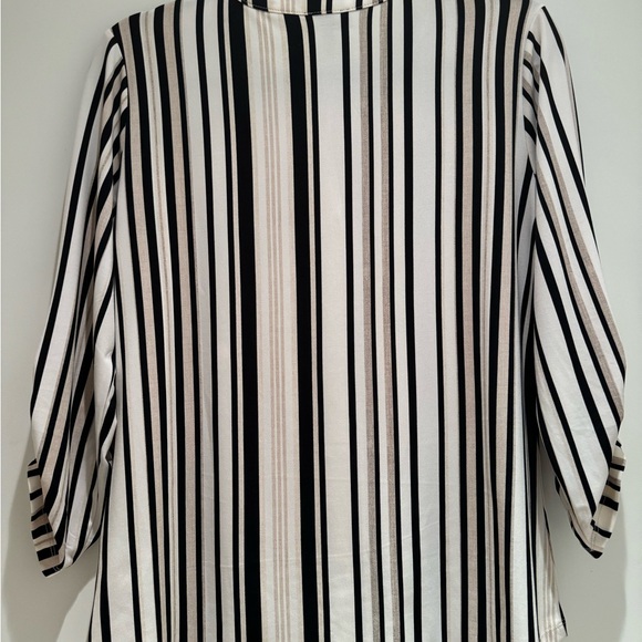 Jones NY office/work top (?), striped, cream & black. Size M. - Picture 3 of 7